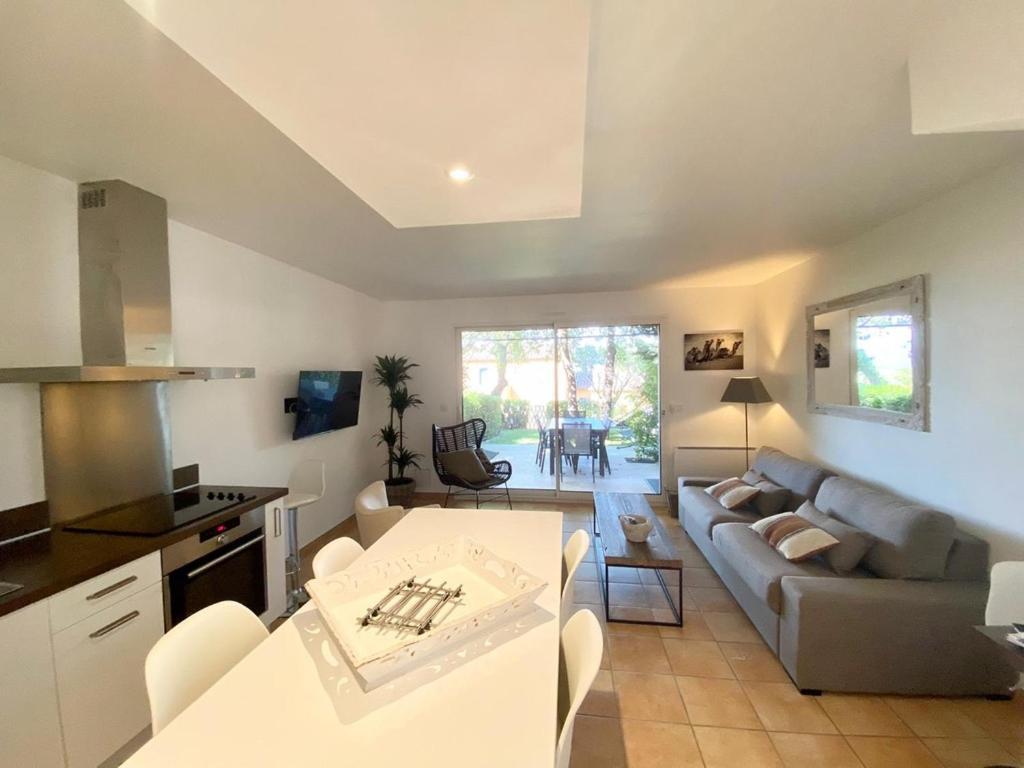Villa Vue Mer Donnant Sur Le Golfe De St Tropez, 2 Chambres, 6 Pers, Piscine Commune Σαιν-Τροπέ Εξωτερικό φωτογραφία